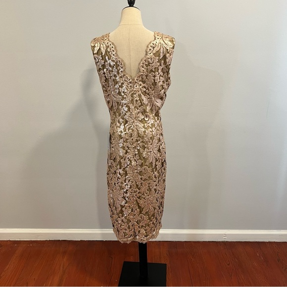 Tadashi Shoji Gold Embellished Sequin V Neck Cocktail MIDI Dress - Reemoly - Picture 12 of 14